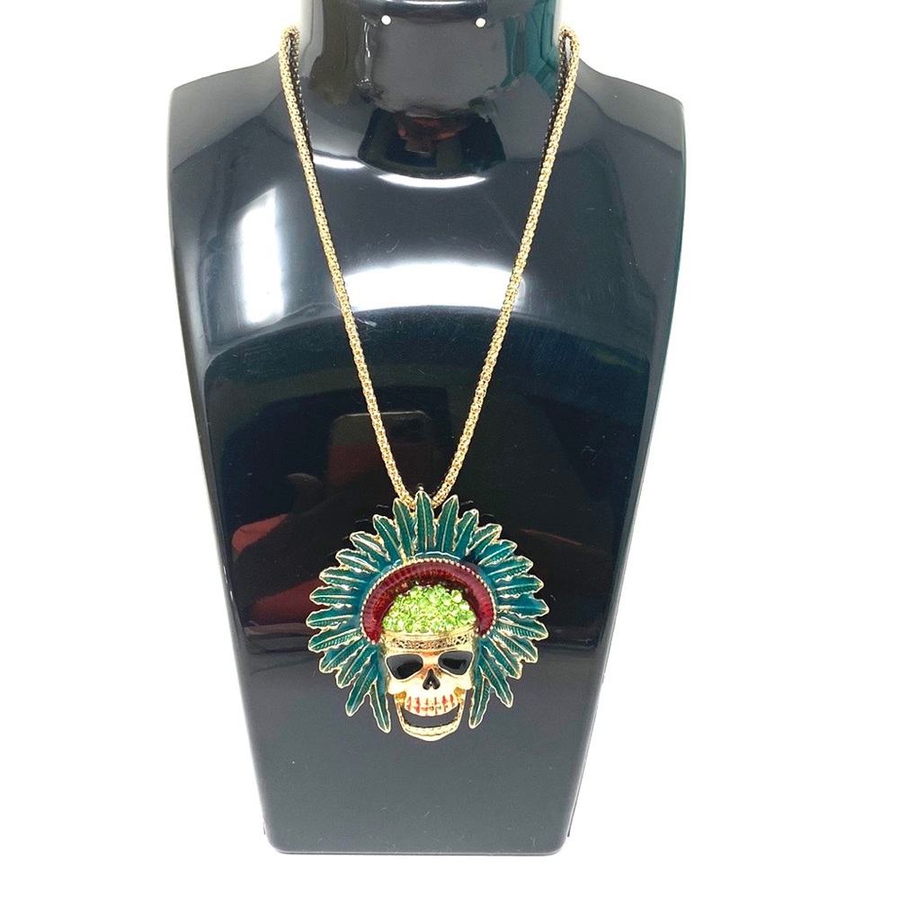 - Betsey Johnson Apache Skull Pendant Necklace. - Picture 2 of 9